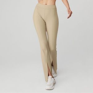 ALO-Airbrush Flutter Legging in California Sand